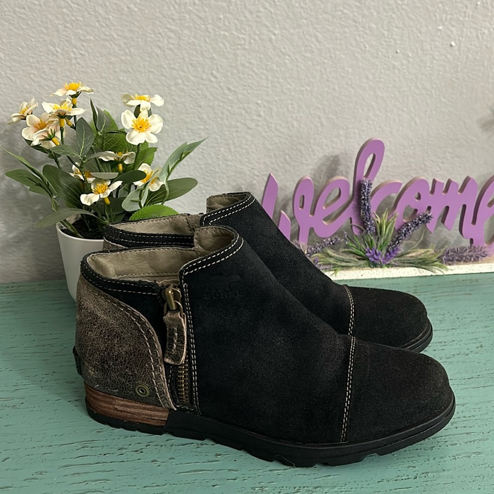 Sorel Major Black Suede ankle boots SZ 7 women
